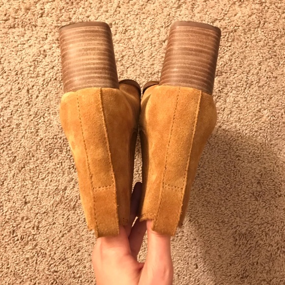 Madewell Suede Chelsea Boot (Fall 2019) - Picture 6 of 8